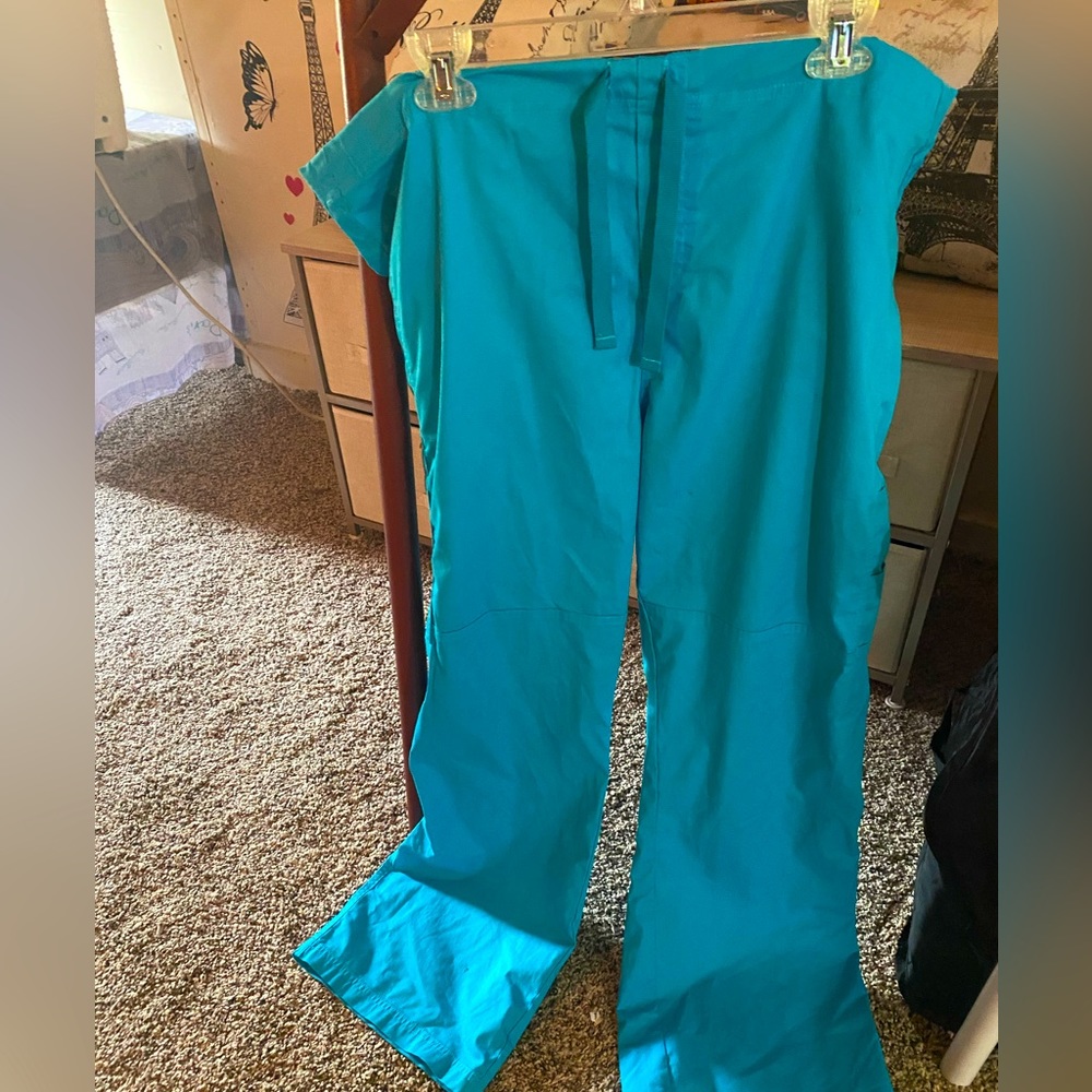 WonderWinks Teal Scrubs 3X